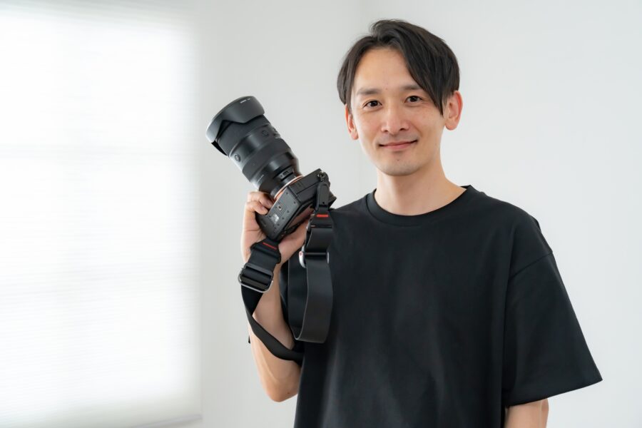 群馬で会社紹介動画を撮影するカメラマンのイメージ