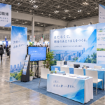 新卒採用向け合同説明会ブース装飾で学生に企業の仕事を伝える会場